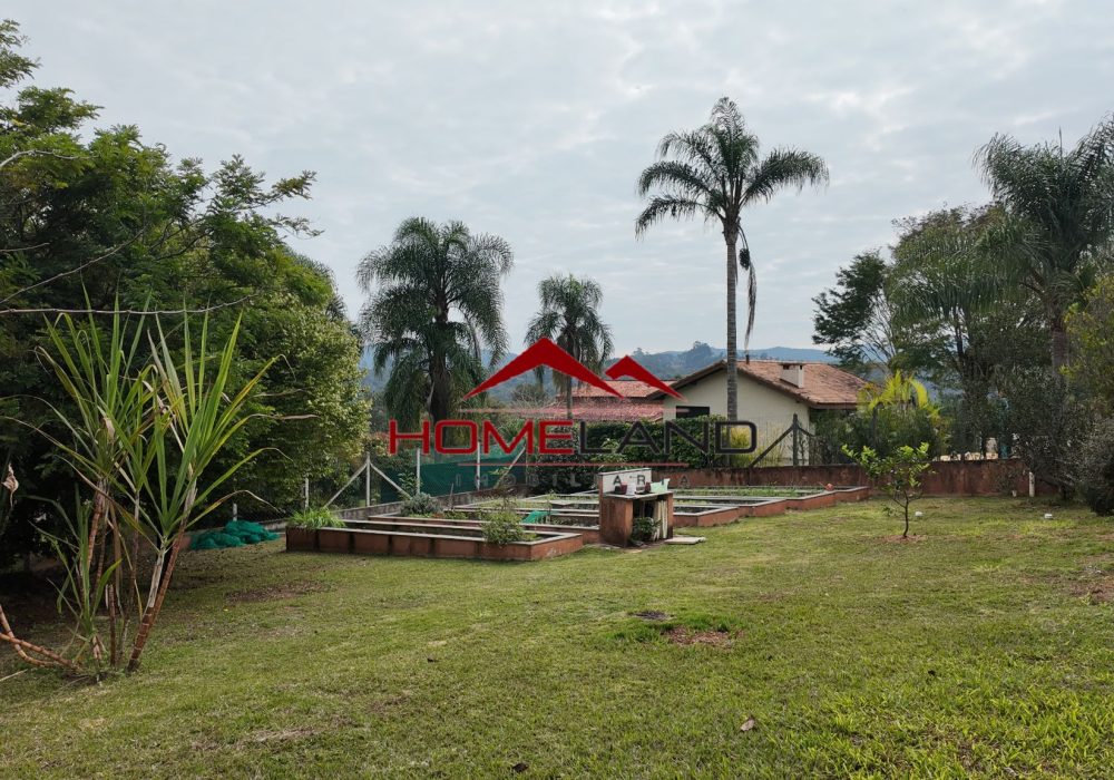 Terreno fundos