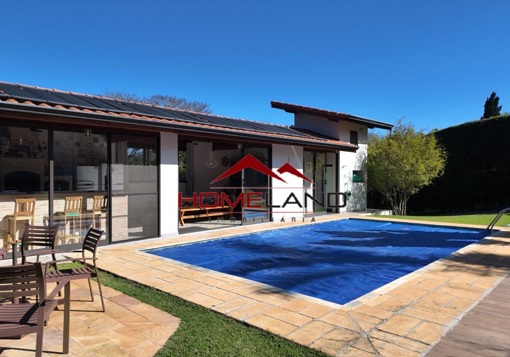 HL446 - piscina